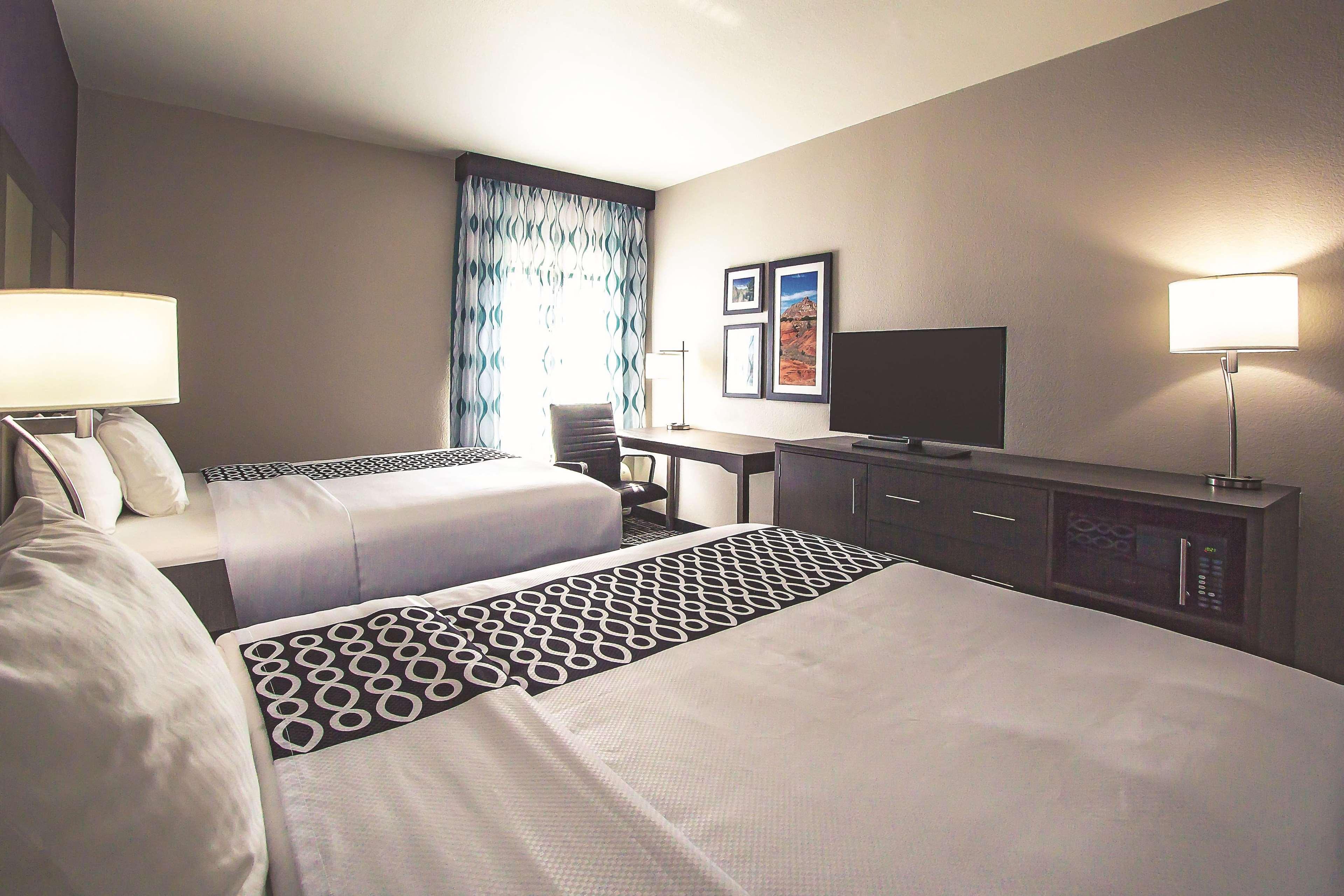 La Quinta By Wyndham Pampa Hotel Kültér fotó