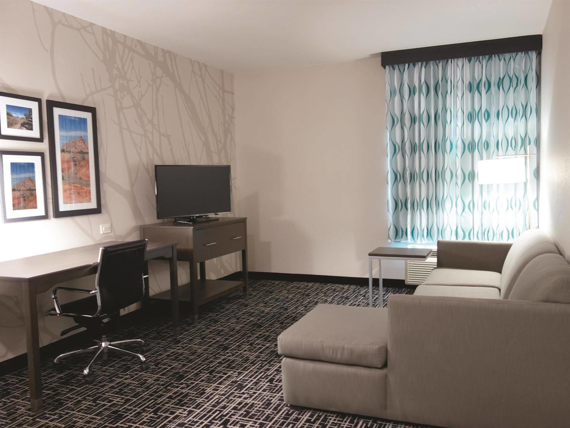La Quinta By Wyndham Pampa Hotel Kültér fotó